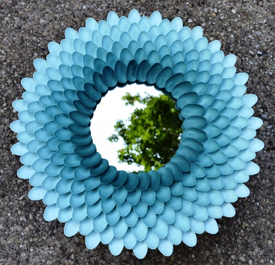 Decorative Chrysanthemum Mirror | 17 Amazingly Cheap Home Decor | DIY Crafts 