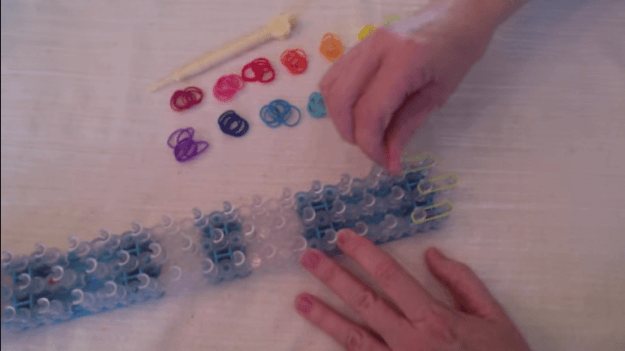 Setting up First Layer | How to Make a Colorful Loom Bracelet